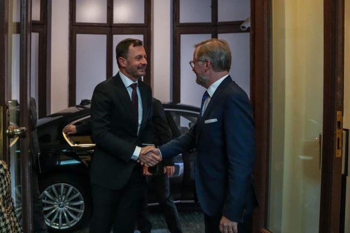 Večerní setkání v pražské Kramářově vile 