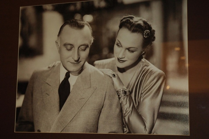 Fotografie Oldřicha Nového, jedné z největších filmových hvězd prvorepublikových filmů Fotografie Oldřicha Nového, jedné z největších filmových hvězd prvorepublikových filmů
