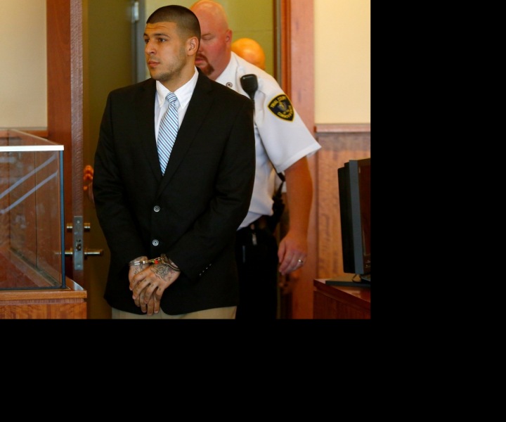 Aaron Hernandez před souden, kde byl usvědčen z vraždy