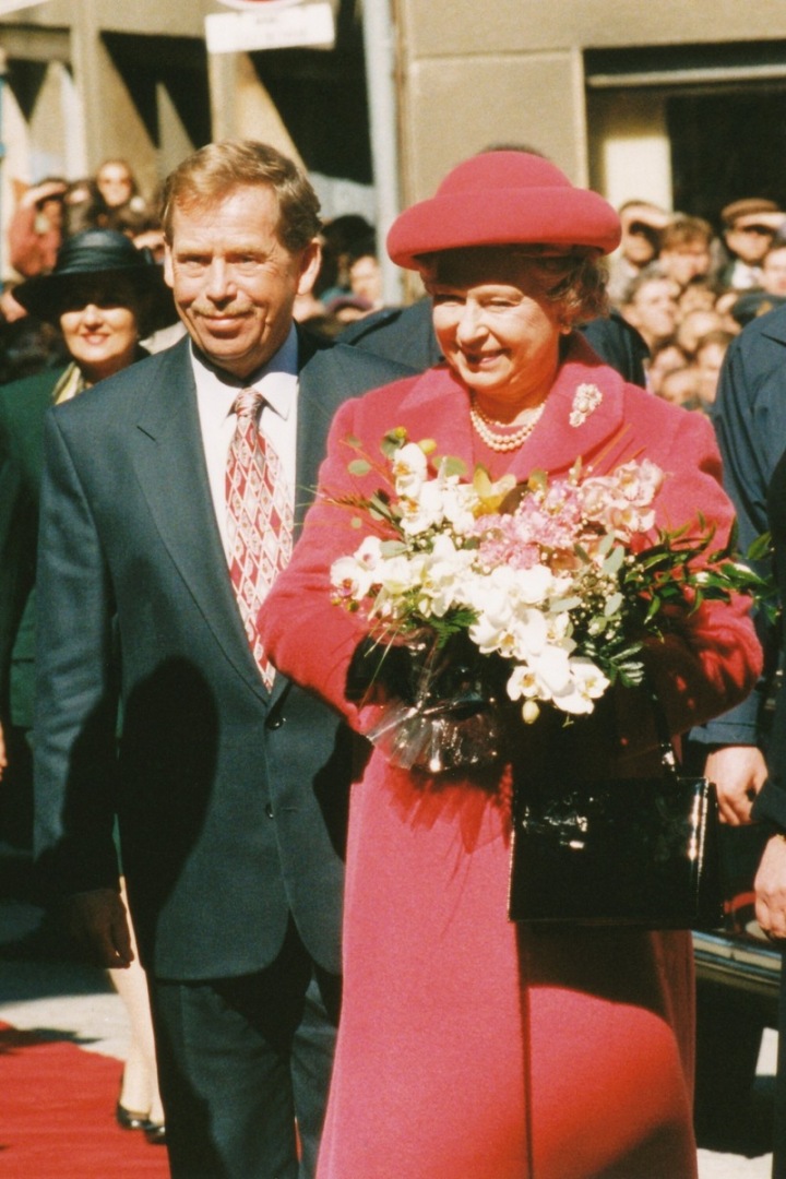 Královna Alžběta se setkala s Václavem Havlem