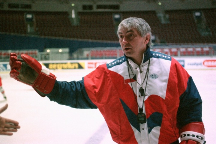 Ivan Hlinka při tréninku. Ivan Hlinka při tréninku.