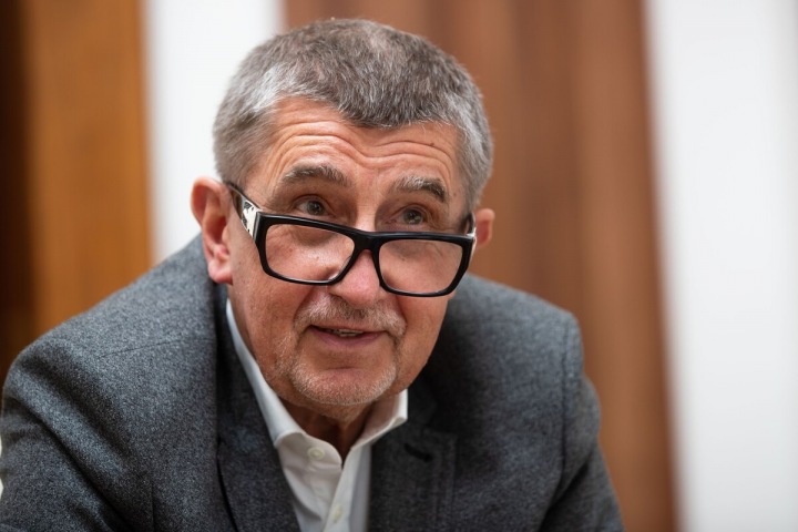 Andre Babiš se zatím v průzkumu jeví na prvním místě