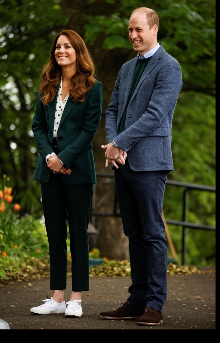 Bílé tenisky podle Kate