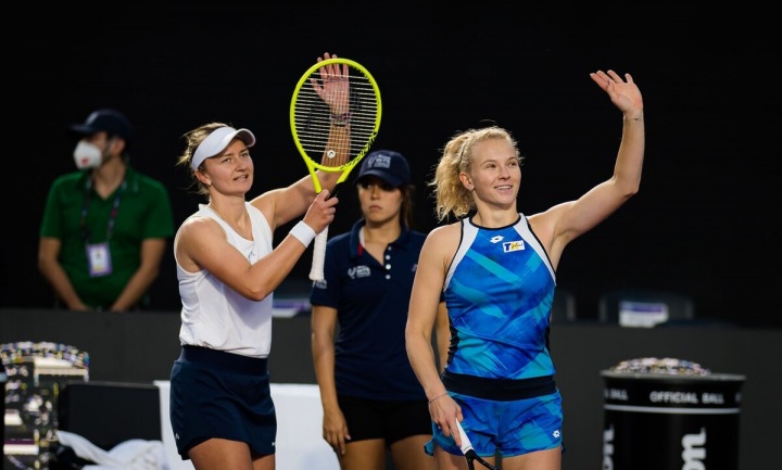 Barbora Krejčíková a Kateřina Siniaková 