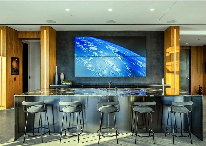 The Weeknd prodává penthouse za půl miliardy The Weeknd prodává penthouse za půl miliardy