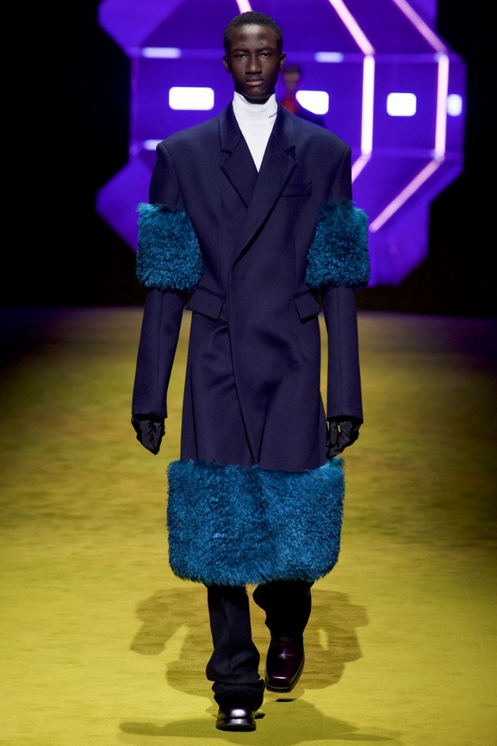 Prada jako zrcadlo reality. Prada jako zrcadlo reality.