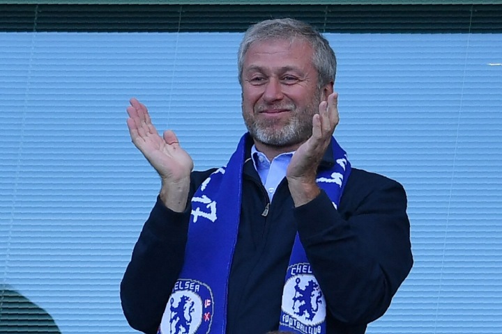 Mezi otrávenými je i bilionář a majitel fotbalové Chelsea Roman Abramovič. Mezi otrávenými je i bilionář a majitel fotbalové Chelsea Roman Abramovič.