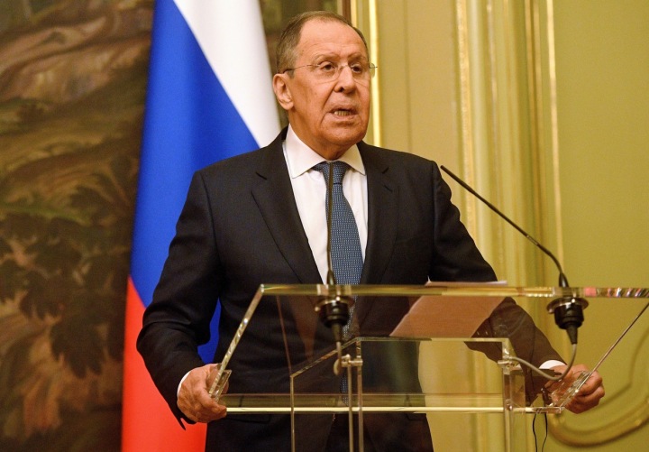 Putin se omluvil za výroky Lavrova ve víkendovém televizním vystoupení.