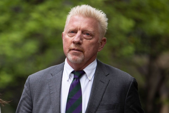 Boris Becker si vyslechl trest v Londýně. Odsedí si dva a půl roku Boris Becker si vyslechl trest v Londýně. Odsedí si dva a půl roku
