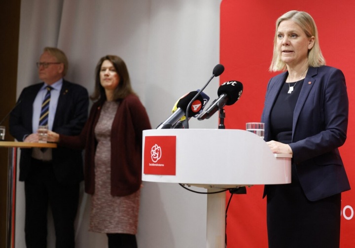 Švédská premiérka potvrdila podání přihlášky do NATO. Švédská premiérka potvrdila podání přihlášky do NATO.