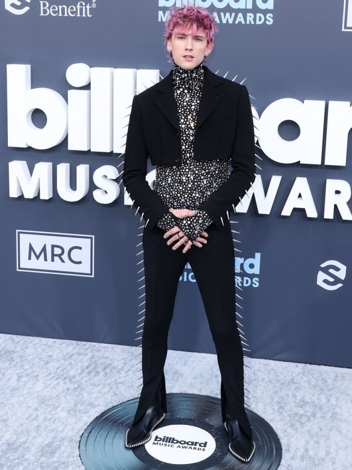 Machine Gun Kelly (Colson Baker) 