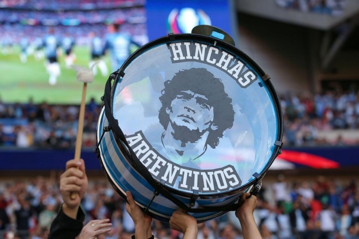 Maradona je pro mnohé fanoušky nejlepším fotbalistou všech dob Maradona je pro mnohé fanoušky nejlepším fotbalistou všech dob
