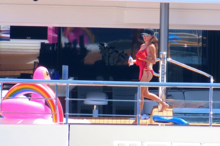 Takhle si Victoria užívá na jachtě.