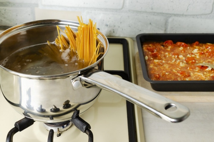 Úsporný způsob vaření těstovin rozčílil italské kuchaře