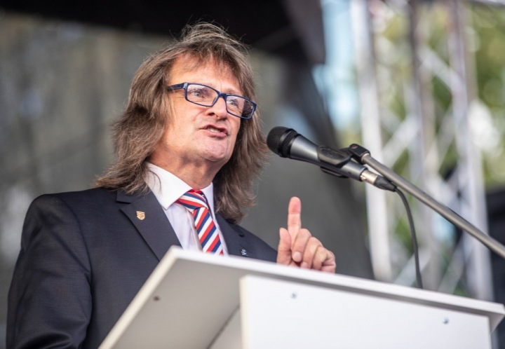 Ševčíka bude řešit akademický senát VŠE