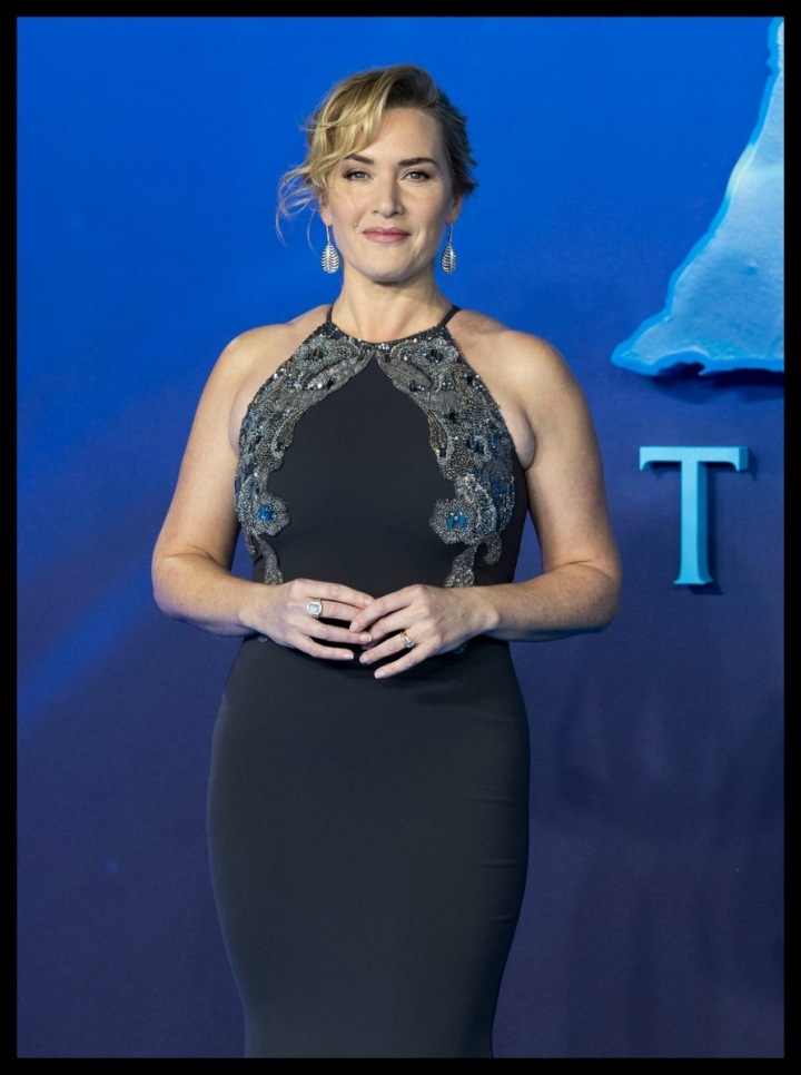 Kate Winslet v černých večerních šatech