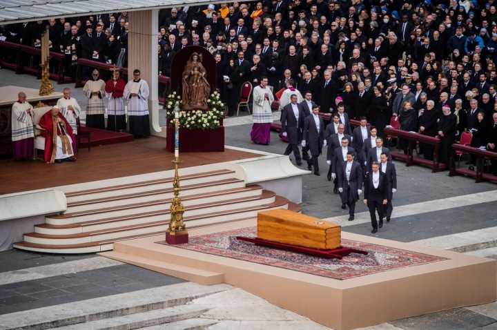 Pohřeb emeritního papeže Benedikta XVI.