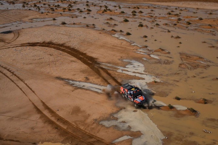 Rallye Dakar si vyžádala první oběť z řady diváků