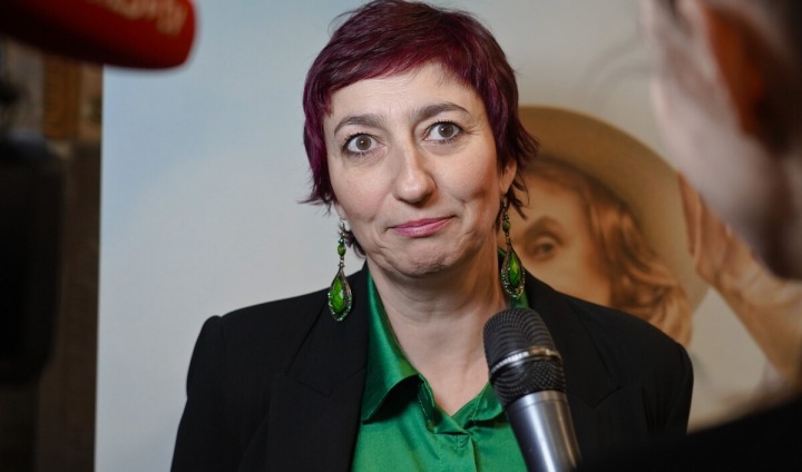 Simona Babčáková je i po padesátce stále šmrcovní.