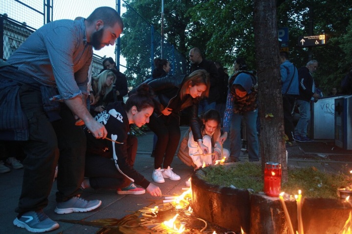 V Srbsku vzpomínají na oběti masakru ve škole