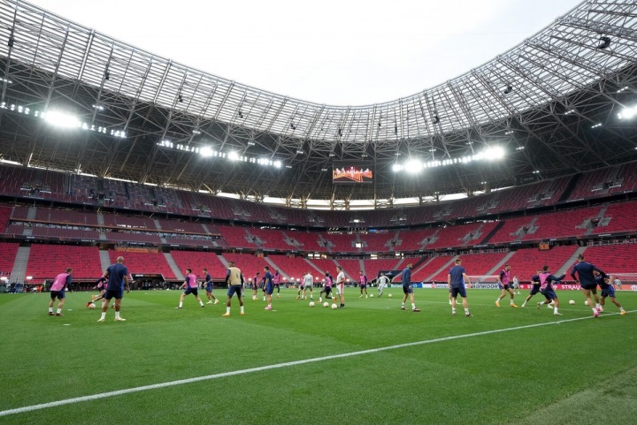 Týmy se v Budapešti připravují na finále Evropské ligy