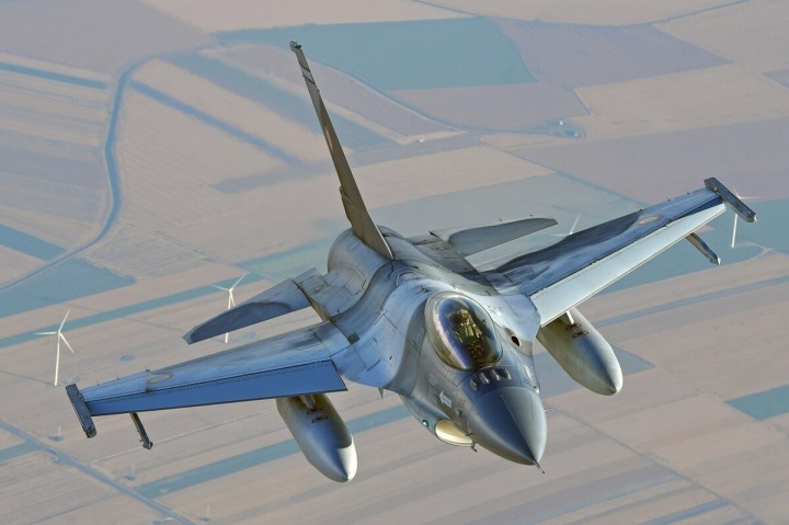 Americká stíhačka F-16