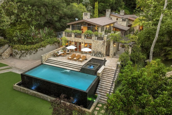 I bez Afflecka si Lopez potrpěla na luxus