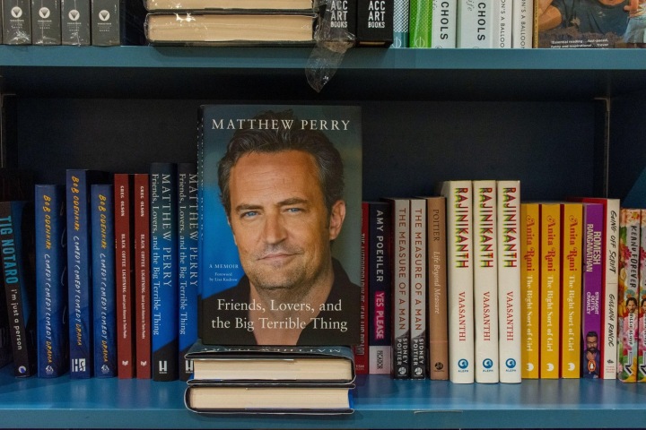 Otazníků kolem hercovi smrti přibývá