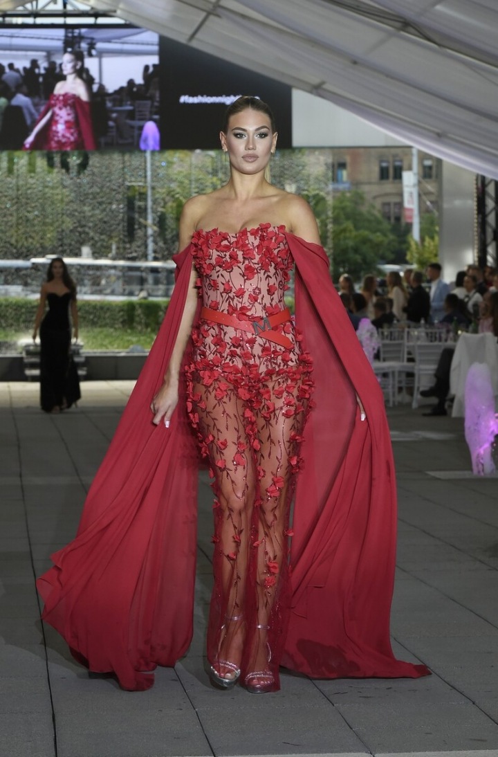 Fashin show Michael Knot