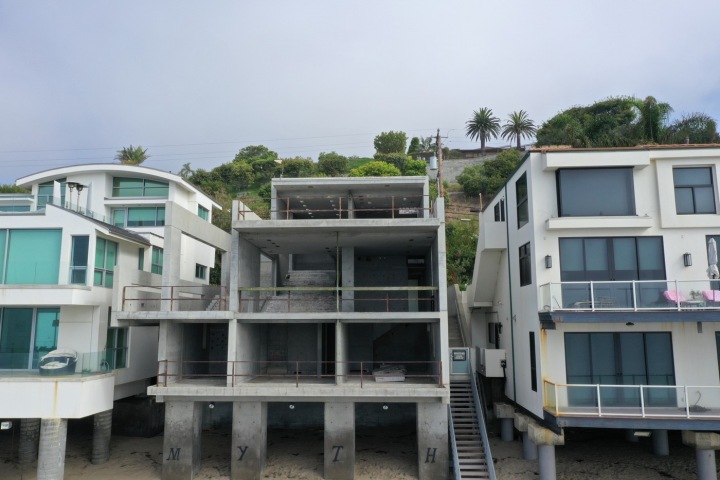 V tomto stavu Kanye West dával bývalou nemovitost do prodeje