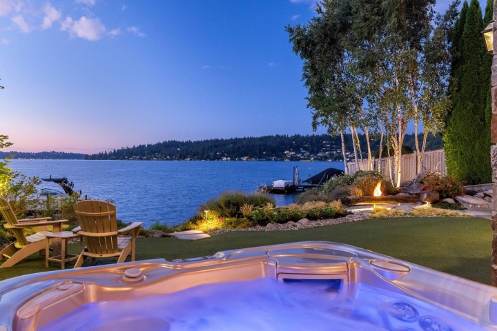 Perfektní výhled z bazénu domu Pata Mohana, 8 milionů dolarů