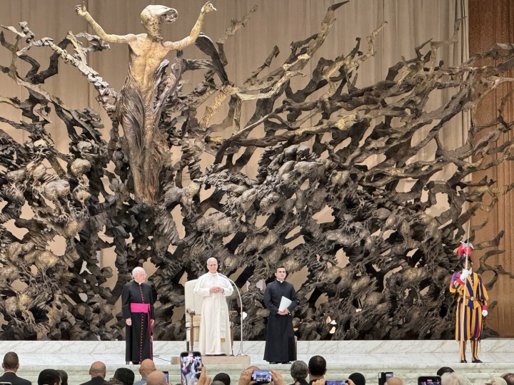 Papež se zastal Machadové