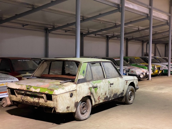 Prototyp škody 720 v provedení sedan. Prototyp škody 720 v provedení sedan.