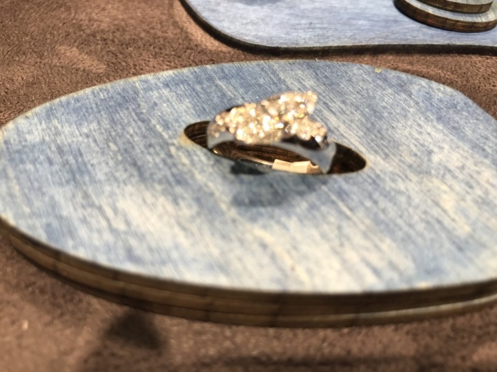 Prsen s diamantem za 2 miliony korun Prsen s diamantem za 2 miliony korun