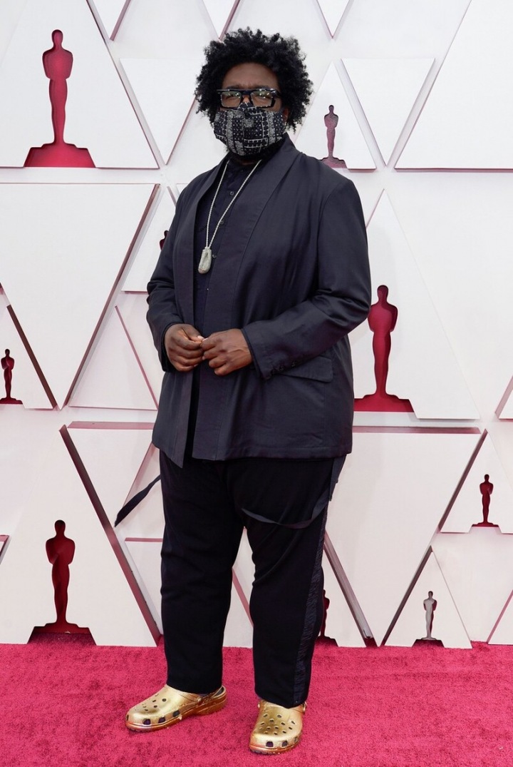 Questlove a jeho zlaté crocsy Questlove a jeho zlaté crocsy