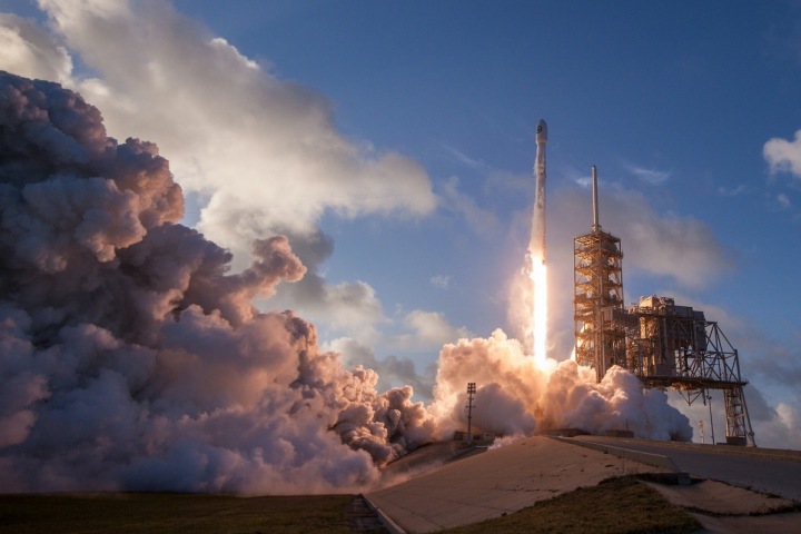 Start rakety z Kennedyho vesmírného střediska Start rakety z Kennedyho vesmírného střediska