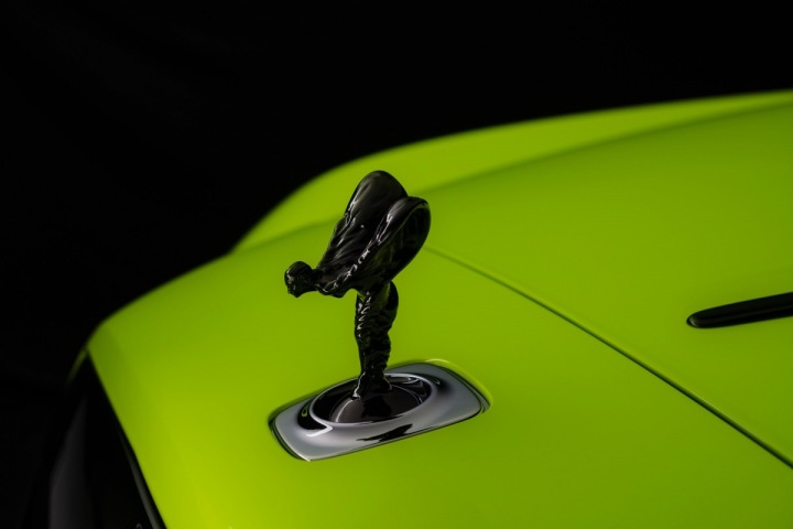 Rolls-Royce Wraitn, symbol automobilky Rolls-Royce Wraitn, symbol automobilky