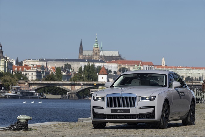 Rolls Royce na pražské Náplavce. Rolls Royce na pražské Náplavce.