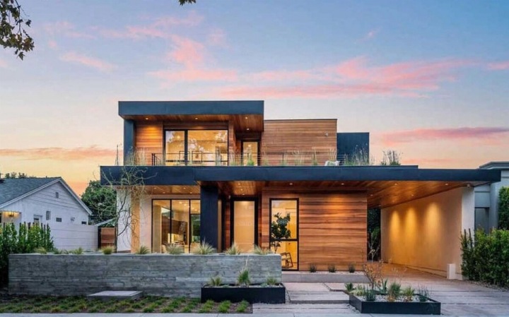Luxusní exteriér domu Johna Legenda v Hollywoodu Luxusní exteriér domu Johna Legenda v Hollywoodu