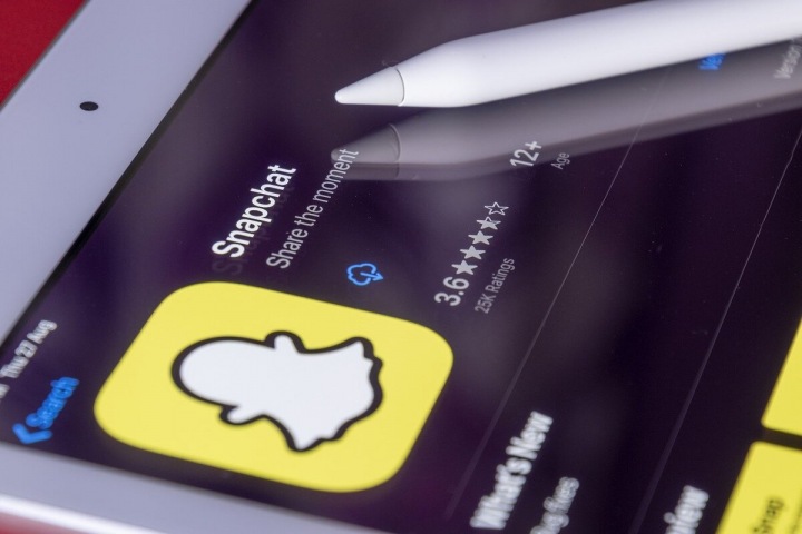 Stahování aplikace Snapchat do chytrého zařízení Stahování aplikace Snapchat do chytrého zařízení