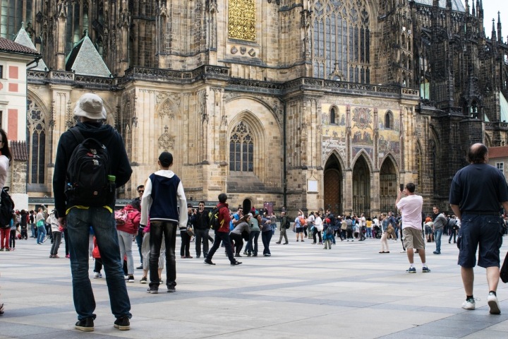 Turisté u Katedrály svatého Víta Turisté u Katedrály svatého Víta