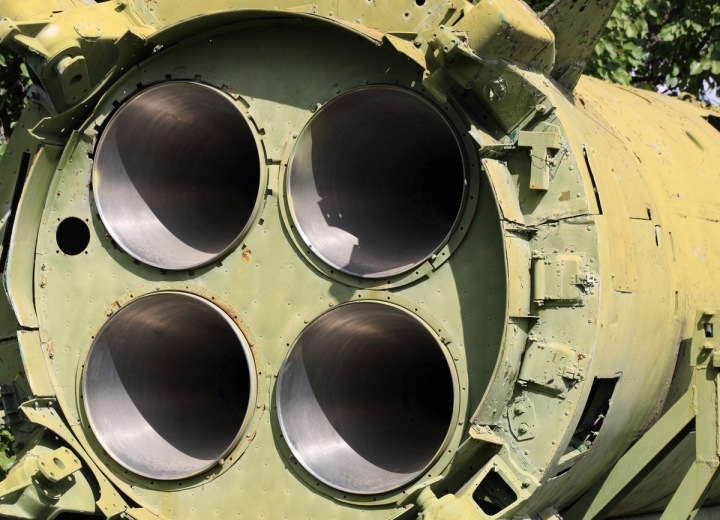 KLDR opakovaně hrozí raketami