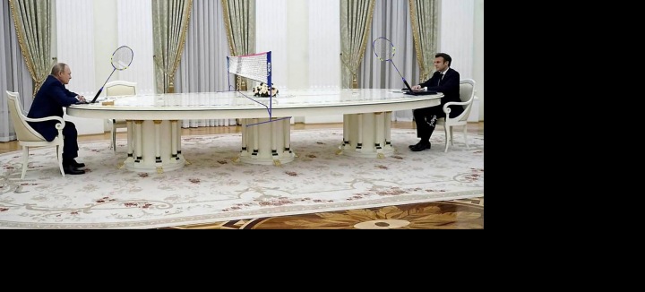 Vladimír Putin a Emmanuel Macron Vladimír Putin a Emmanuel Macron