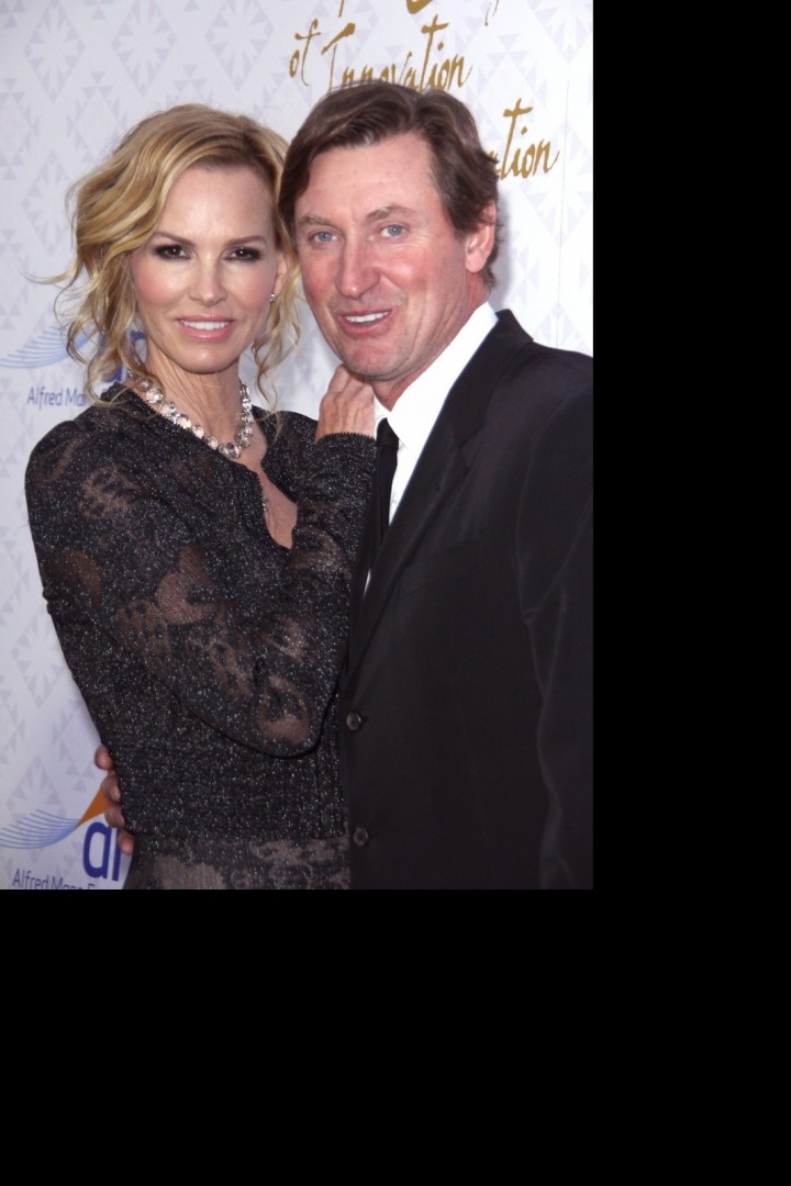 Wayne Douglas Gretzky s manželkou Janet Wayne Douglas Gretzky s manželkou Janet
