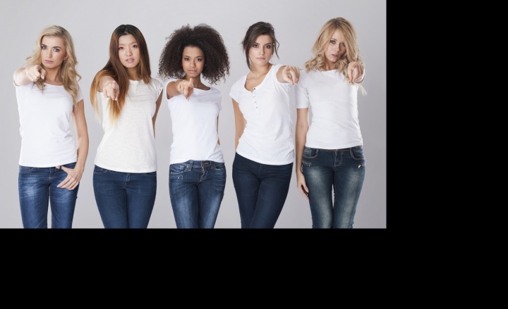 Na obrázku jsou ženy odlišných etnik