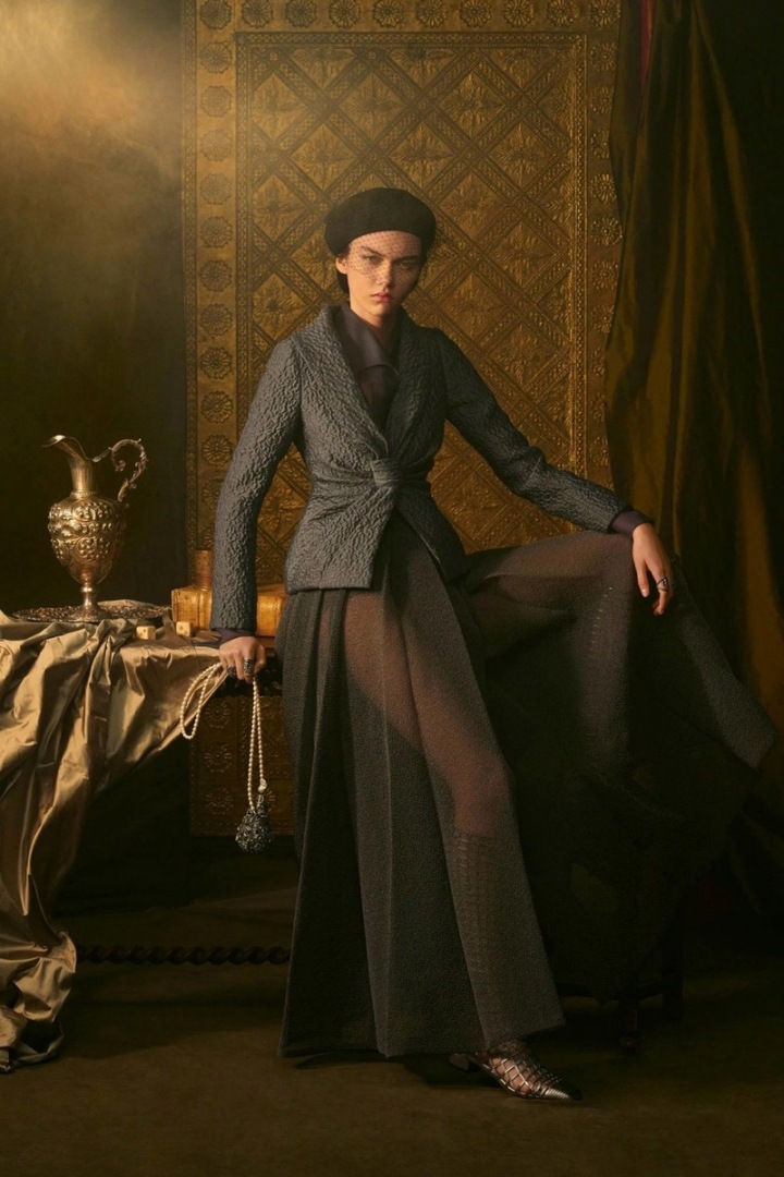 Žena v modelu Dior Spring 2021 Couture Žena v modelu Dior Spring 2021 Couture