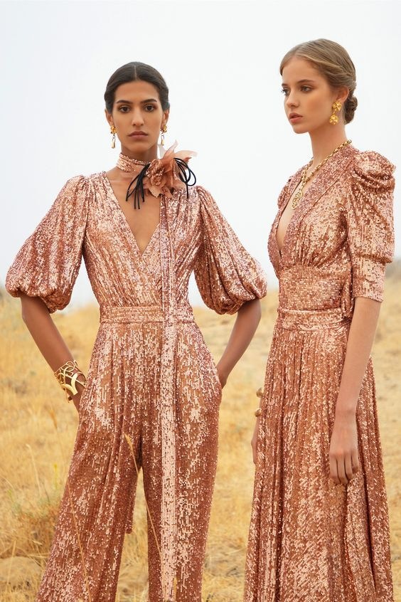 Ženy v růžových šatech Elie Saab SS2021 Ženy v růžových šatech Elie Saab SS2021