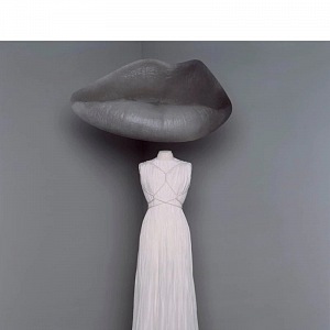 Bílé šaty z kolekce Dior Fall 2020 Haute Couture