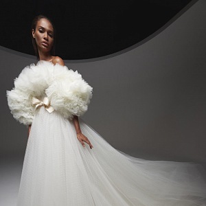 Bílé šaty Giambattista Valli Fall 2020 Haute Couture