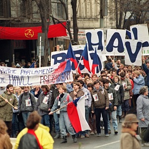 Demonstrující na Václavském náměstí